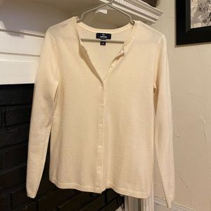 Cream sweater from Lands’ End. Size medium. Never worn.